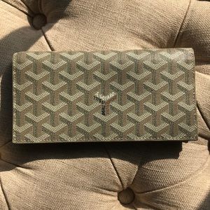 Wallet Chevron Grey